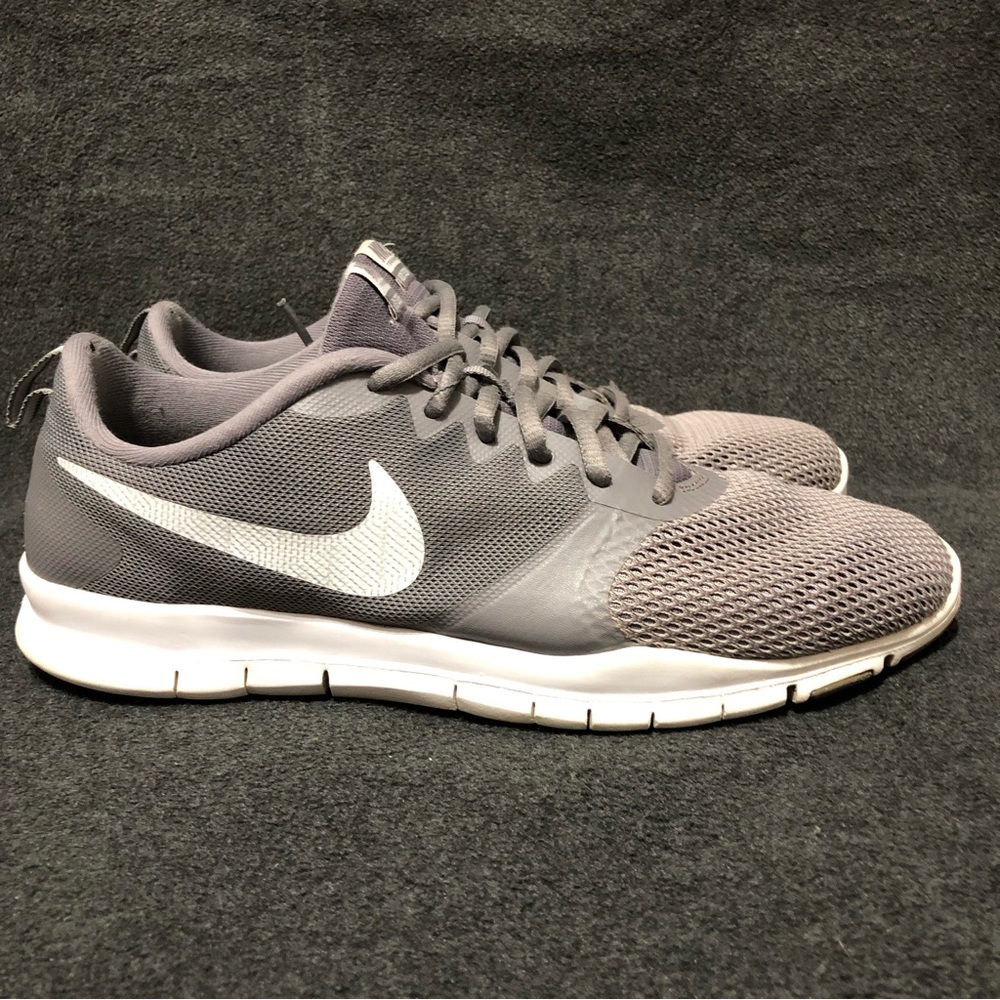 Nike Flex Essential TR Women’s Size 9.5 Running Shoes Mesh Gray White